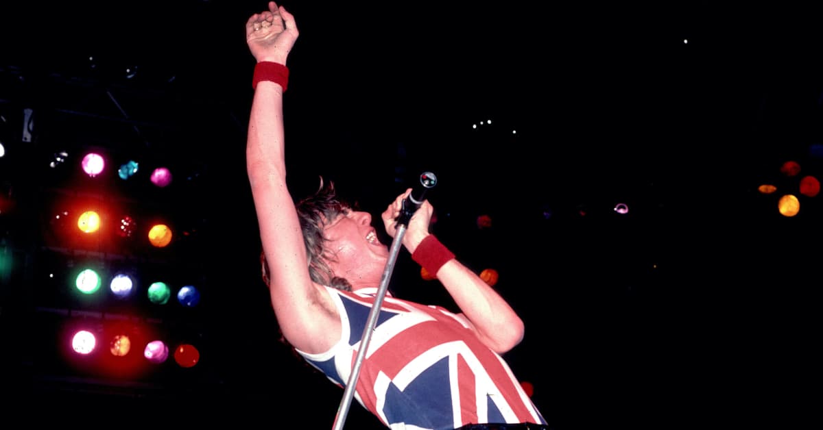 Joe Elliott is living the Lep' life Metal Edge Magazine