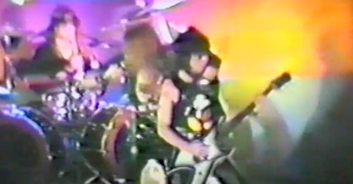 Watch Axl Rose and Tracii Guns play Led Zeppelin's 'Rock and Roll