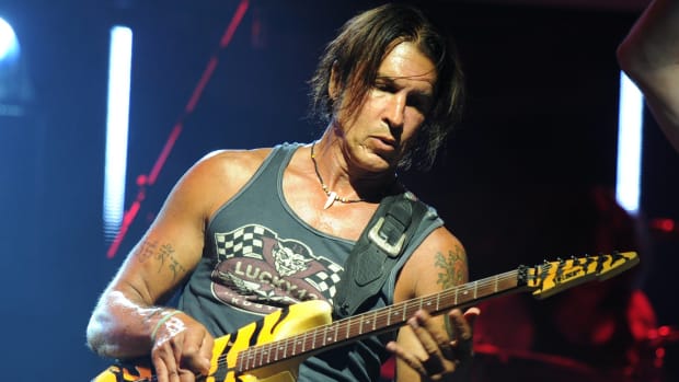 George Lynch 2011 live