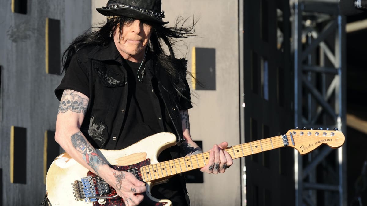 Mick Mars says he barely played any of the guitar parts on recent Motley Crue albums Metal Edge Magazine