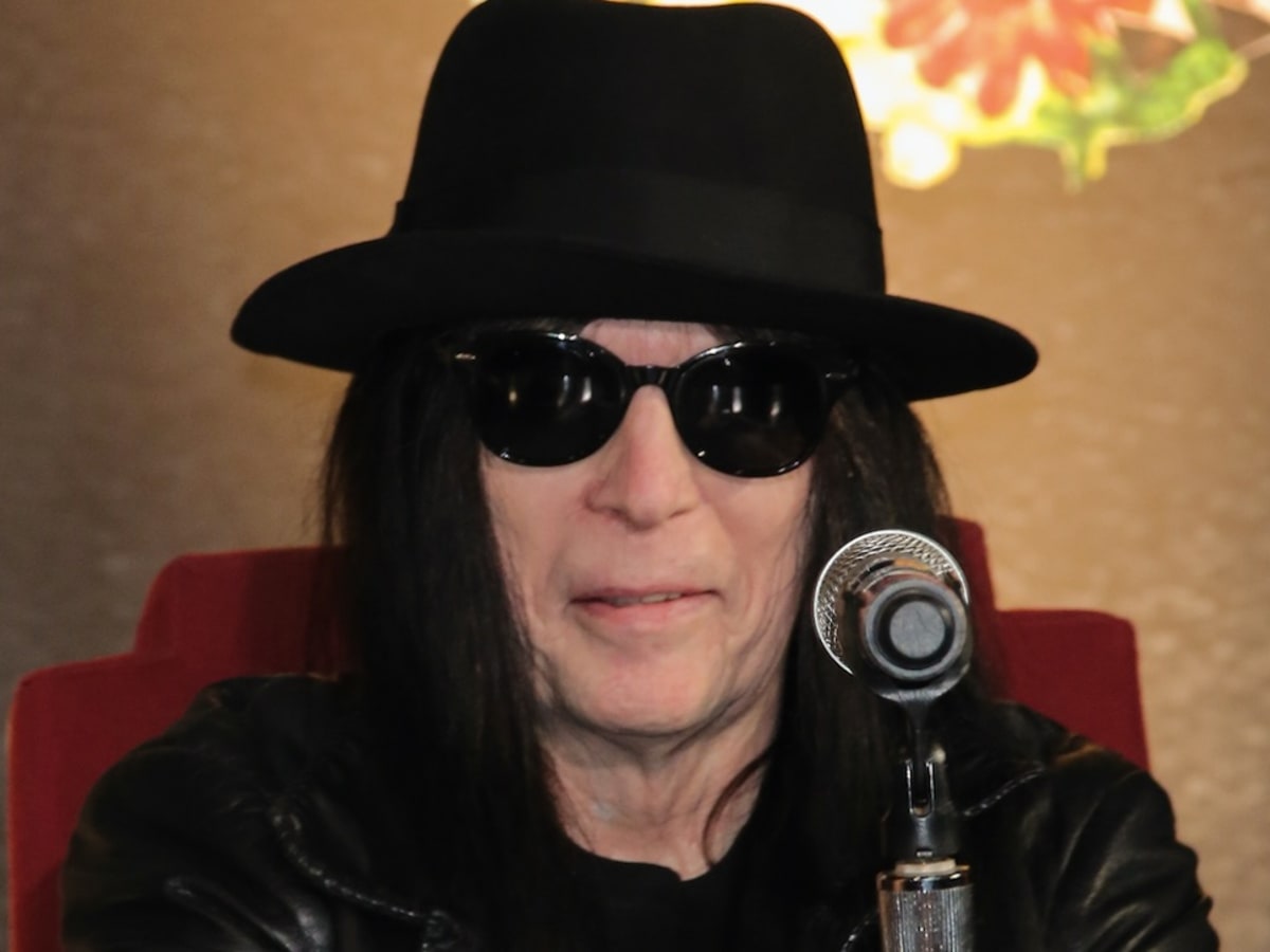 Mick Mars speaks on Motley Crue lawsuit - Metal Edge Magazine