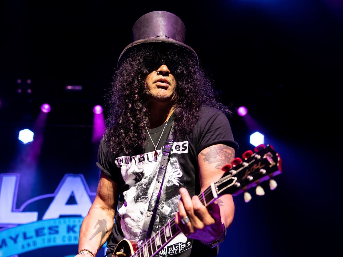 Slash Reveals Plan for Blues-Based Guest-Filled Solo Album