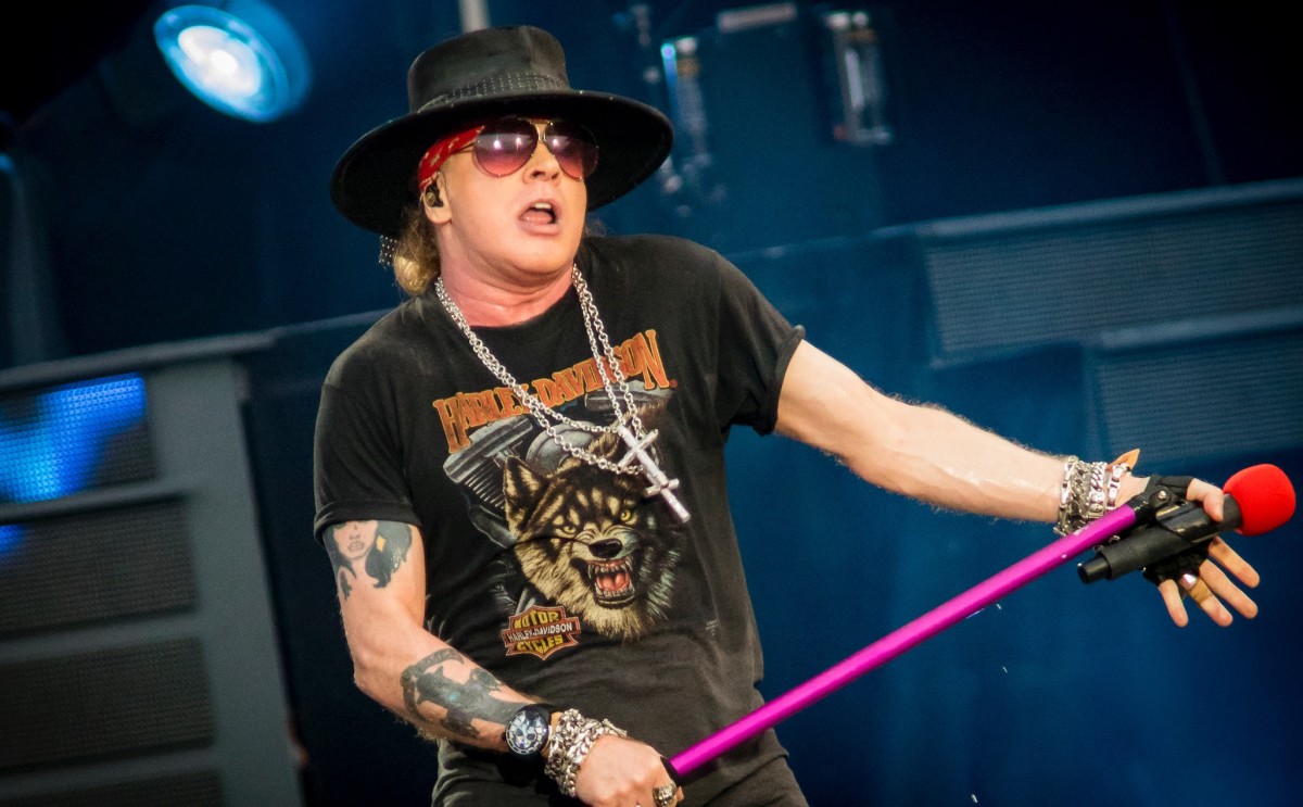 'I wanted her to be happy' Axl Rose remembers Lisa Marie Presley Metal Edge Magazine