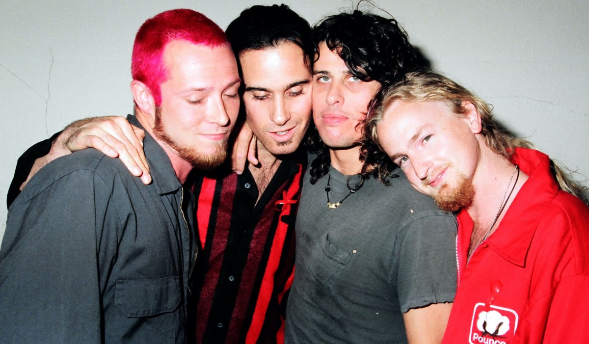 Stone Temple Pilots' Dean DeLeo on the first song the band played