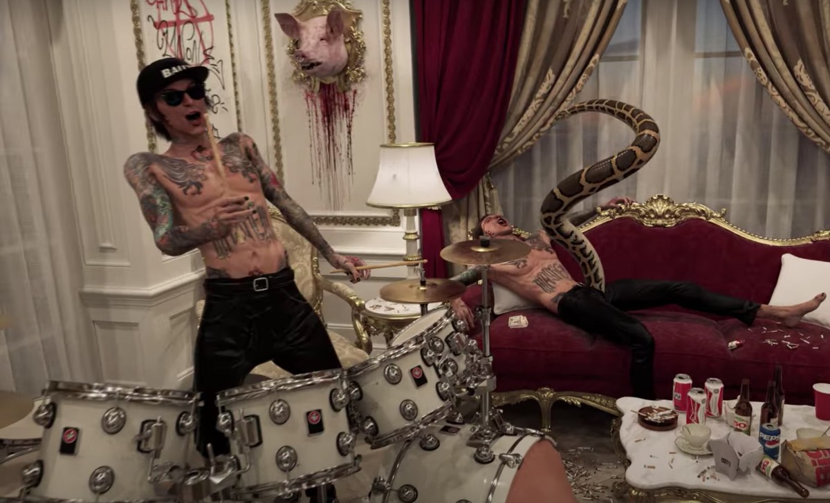 Tommy Lee's new music video is a 'dysfunctional animated orgy from hell' -  Metal Edge Magazine
